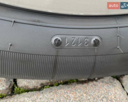 Білий Шкода Суперб, об'ємом двигуна 2 л та пробігом 212 тис. км за 13400 $, фото 20 на Automoto.ua