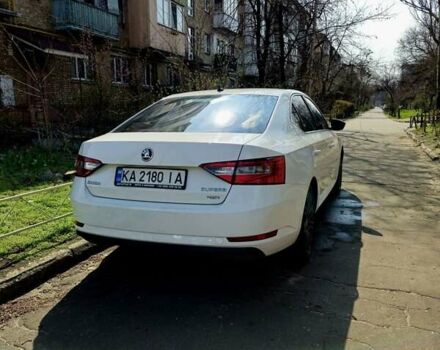 Белый Шкода Суперб, объемом двигателя 1.97 л и пробегом 233 тыс. км за 18000 $, фото 3 на Automoto.ua