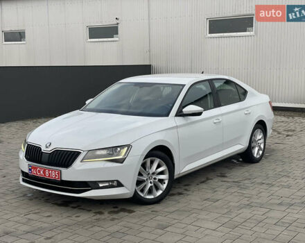 Белый Шкода Суперб, объемом двигателя 2 л и пробегом 255 тыс. км за 14999 $, фото 38 на Automoto.ua
