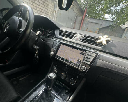 Белый Шкода Суперб, объемом двигателя 1.8 л и пробегом 209 тыс. км за 17200 $, фото 6 на Automoto.ua