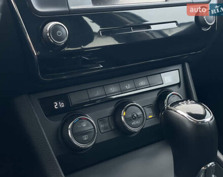 Белый Шкода Суперб, объемом двигателя 2 л и пробегом 255 тыс. км за 14999 $, фото 14 на Automoto.ua