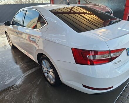 Белый Шкода Суперб, объемом двигателя 2 л и пробегом 252 тыс. км за 14399 $, фото 2 на Automoto.ua