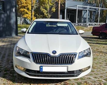 Білий Шкода Суперб, об'ємом двигуна 1.8 л та пробігом 144 тис. км за 16900 $, фото 15 на Automoto.ua