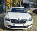 Білий Шкода Суперб, об'ємом двигуна 1.8 л та пробігом 144 тис. км за 16900 $, фото 15 на Automoto.ua