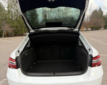 Білий Шкода Суперб, об'ємом двигуна 2 л та пробігом 217 тис. км за 21000 $, фото 6 на Automoto.ua