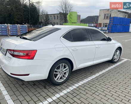 Белый Шкода Суперб, объемом двигателя 1.6 л и пробегом 280 тыс. км за 14500 $, фото 4 на Automoto.ua