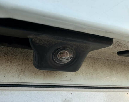 Білий Шкода Суперб, об'ємом двигуна 1.97 л та пробігом 226 тис. км за 17750 $, фото 16 на Automoto.ua