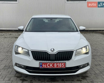 Белый Шкода Суперб, объемом двигателя 2 л и пробегом 255 тыс. км за 14999 $, фото 3 на Automoto.ua