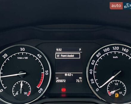 Белый Шкода Суперб, объемом двигателя 2 л и пробегом 255 тыс. км за 14999 $, фото 55 на Automoto.ua