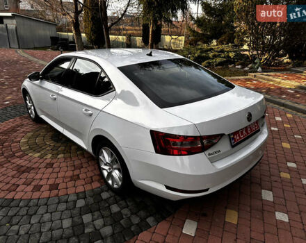 Белый Шкода Суперб, объемом двигателя 2 л и пробегом 255 тыс. км за 15500 $, фото 5 на Automoto.ua