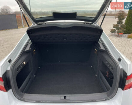 Белый Шкода Суперб, объемом двигателя 2 л и пробегом 255 тыс. км за 14999 $, фото 56 на Automoto.ua