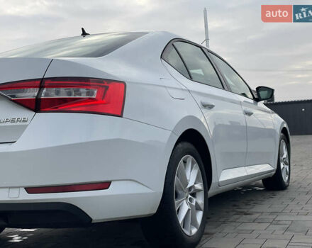 Белый Шкода Суперб, объемом двигателя 2 л и пробегом 255 тыс. км за 14999 $, фото 28 на Automoto.ua