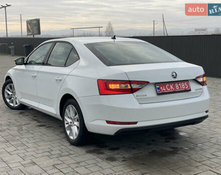 Белый Шкода Суперб, объемом двигателя 2 л и пробегом 255 тыс. км за 14999 $, фото 40 на Automoto.ua