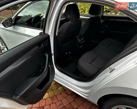 Белый Шкода Суперб, объемом двигателя 2 л и пробегом 255 тыс. км за 15500 $, фото 24 на Automoto.ua