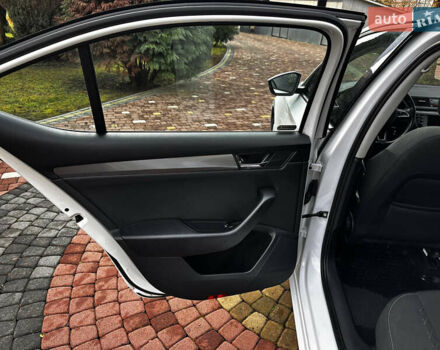 Белый Шкода Суперб, объемом двигателя 2 л и пробегом 255 тыс. км за 15500 $, фото 23 на Automoto.ua