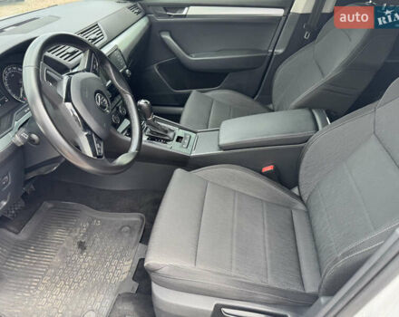 Білий Шкода Суперб, об'ємом двигуна 1.8 л та пробігом 187 тис. км за 16500 $, фото 6 на Automoto.ua