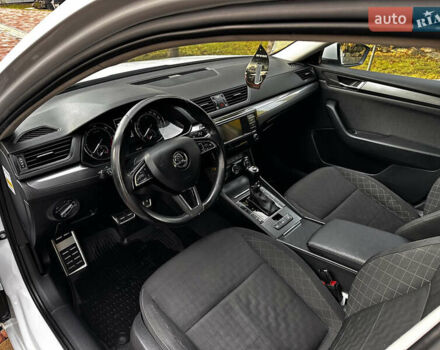 Белый Шкода Суперб, объемом двигателя 2 л и пробегом 255 тыс. км за 15500 $, фото 20 на Automoto.ua