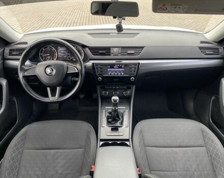 Белый Шкода Суперб, объемом двигателя 2 л и пробегом 212 тыс. км за 13600 $, фото 7 на Automoto.ua