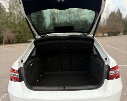 Белый Шкода Суперб, объемом двигателя 2 л и пробегом 217 тыс. км за 21000 $, фото 16 на Automoto.ua