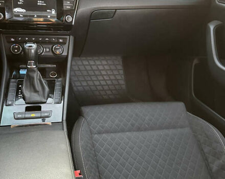 Білий Шкода Суперб, об'ємом двигуна 1.97 л та пробігом 226 тис. км за 17750 $, фото 3 на Automoto.ua