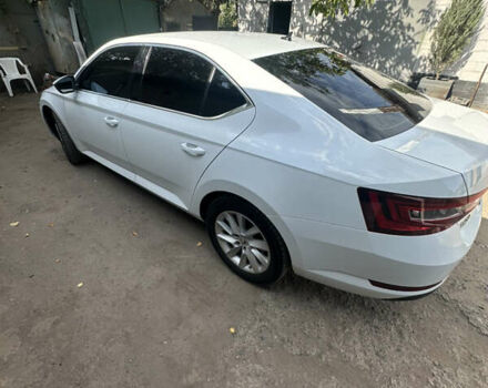 Белый Шкода Суперб, объемом двигателя 1.8 л и пробегом 209 тыс. км за 17200 $, фото 4 на Automoto.ua