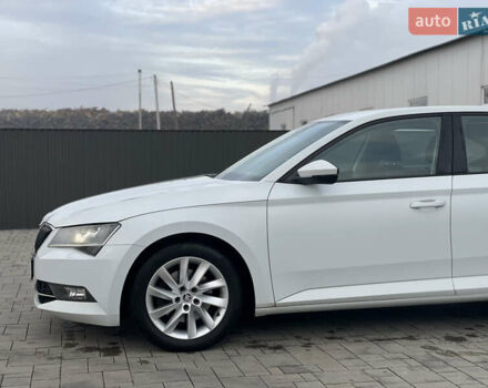 Белый Шкода Суперб, объемом двигателя 2 л и пробегом 255 тыс. км за 14999 $, фото 23 на Automoto.ua