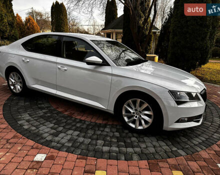 Белый Шкода Суперб, объемом двигателя 2 л и пробегом 255 тыс. км за 15500 $, фото 8 на Automoto.ua