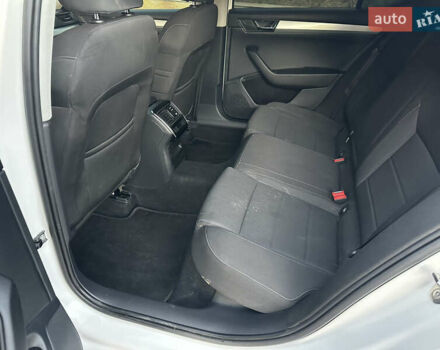 Белый Шкода Суперб, объемом двигателя 2 л и пробегом 248 тыс. км за 12900 $, фото 7 на Automoto.ua