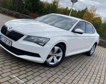 Белый Шкода Суперб, объемом двигателя 2 л и пробегом 212 тыс. км за 13600 $, фото 1 на Automoto.ua