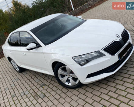 Білий Шкода Суперб, об'ємом двигуна 2 л та пробігом 212 тис. км за 13400 $, фото 11 на Automoto.ua