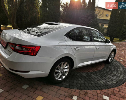 Белый Шкода Суперб, объемом двигателя 2 л и пробегом 255 тыс. км за 15500 $, фото 7 на Automoto.ua