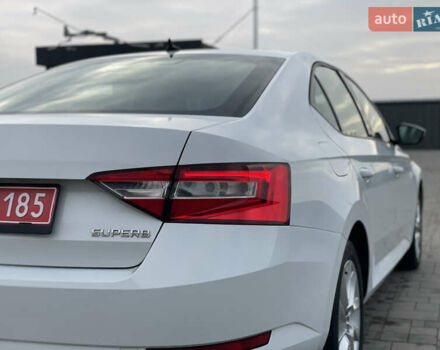 Белый Шкода Суперб, объемом двигателя 2 л и пробегом 255 тыс. км за 14999 $, фото 27 на Automoto.ua