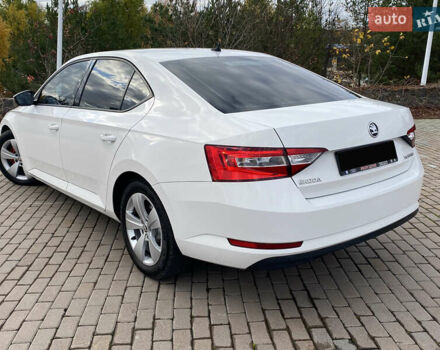 Білий Шкода Суперб, об'ємом двигуна 2 л та пробігом 212 тис. км за 13400 $, фото 4 на Automoto.ua