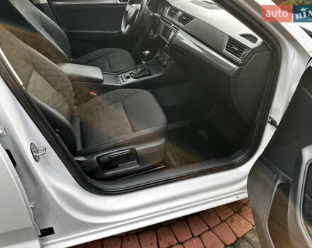 Белый Шкода Суперб, объемом двигателя 2 л и пробегом 255 тыс. км за 15500 $, фото 33 на Automoto.ua