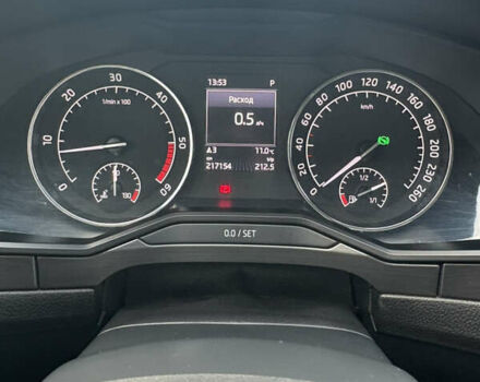 Белый Шкода Суперб, объемом двигателя 2 л и пробегом 217 тыс. км за 21000 $, фото 18 на Automoto.ua