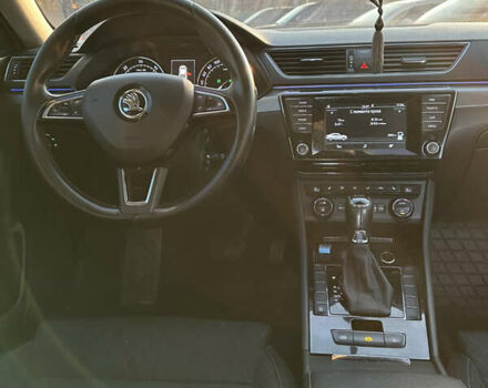 Білий Шкода Суперб, об'ємом двигуна 1.97 л та пробігом 226 тис. км за 17750 $, фото 2 на Automoto.ua