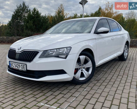 Білий Шкода Суперб, об'ємом двигуна 2 л та пробігом 210 тис. км за 13999 $, фото 8 на Automoto.ua