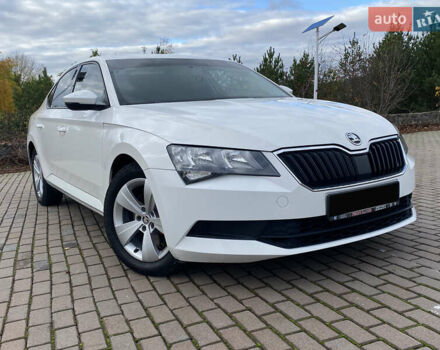 Білий Шкода Суперб, об'ємом двигуна 2 л та пробігом 212 тис. км за 13400 $, фото 9 на Automoto.ua