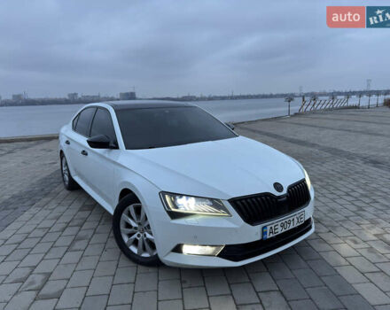 Белый Шкода Суперб, объемом двигателя 1.97 л и пробегом 169 тыс. км за 22000 $, фото 2 на Automoto.ua