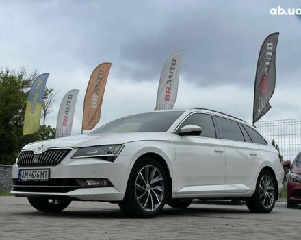 Белый Шкода Суперб, объемом двигателя 2 л и пробегом 300 тыс. км за 17555 $, фото 2 на Automoto.ua