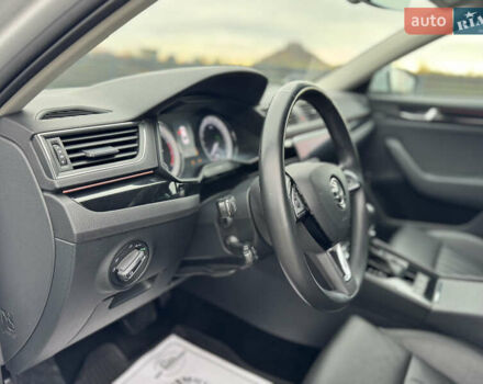 Шкода Суперб 2017 у Мукачеве на Automoto.ua Білий Шкода Суперб, об'ємом двигуна 1.8 л та пробігом 220 тис. км за 18000 $, фото 15 на Automoto.ua