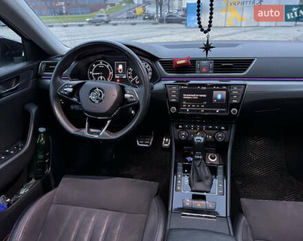 Белый Шкода Суперб, объемом двигателя 1.97 л и пробегом 169 тыс. км за 22000 $, фото 14 на Automoto.ua