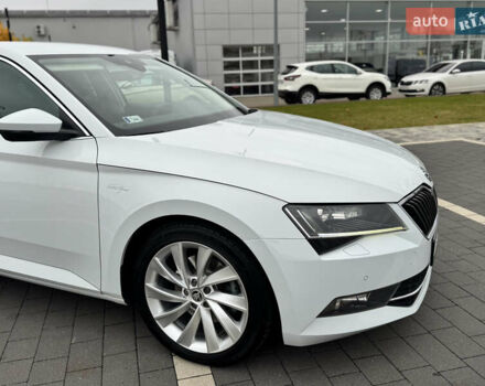 Шкода Суперб 2017 у Мукачеве на Automoto.ua Білий Шкода Суперб, об'ємом двигуна 1.8 л та пробігом 220 тис. км за 18000 $, фото 4 на Automoto.ua