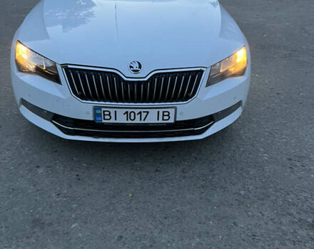 Белый Шкода Суперб, объемом двигателя 1.8 л и пробегом 190 тыс. км за 17000 $, фото 4 на Automoto.ua