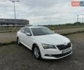Белый Шкода Суперб, объемом двигателя 1.8 л и пробегом 220 тыс. км за 13900 $, фото 1 на Automoto.ua
