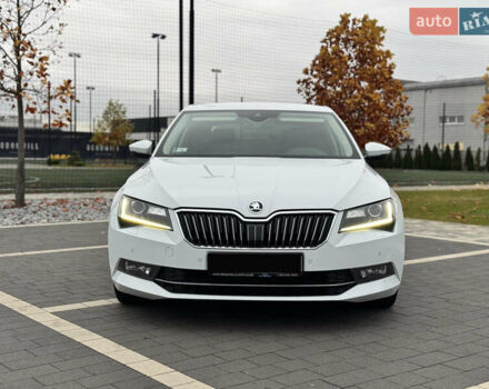 Шкода Суперб 2017 у Мукачеве на Automoto.ua Білий Шкода Суперб, об'ємом двигуна 1.8 л та пробігом 220 тис. км за 18000 $, фото 1 на Automoto.ua
