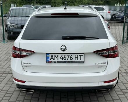 Белый Шкода Суперб, объемом двигателя 2 л и пробегом 300 тыс. км за 17555 $, фото 17 на Automoto.ua