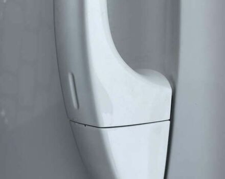 Белый Шкода Суперб, объемом двигателя 2 л и пробегом 300 тыс. км за 17555 $, фото 23 на Automoto.ua