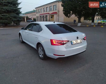 Белый Шкода Суперб, объемом двигателя 1.8 л и пробегом 190 тыс. км за 17000 $, фото 8 на Automoto.ua