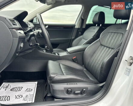 Шкода Суперб 2017 у Мукачеве на Automoto.ua Білий Шкода Суперб, об'ємом двигуна 1.8 л та пробігом 220 тис. км за 18000 $, фото 18 на Automoto.ua